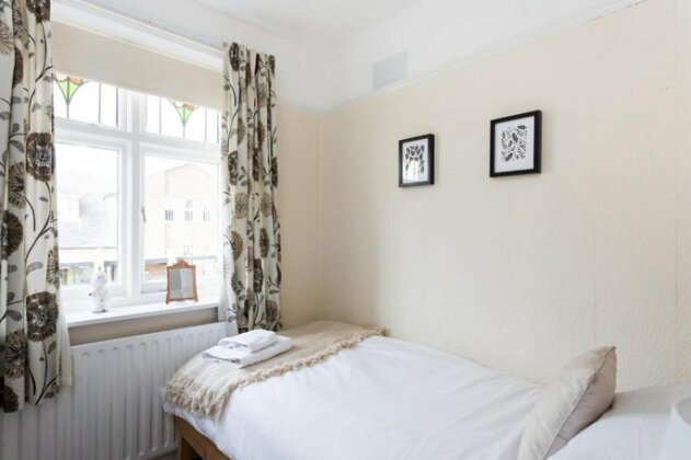 City Apartments - 4 Heworth Village - 3 bed house - Photo3