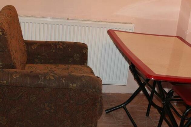 13 Rustaveli Ave Guest House - Photo4