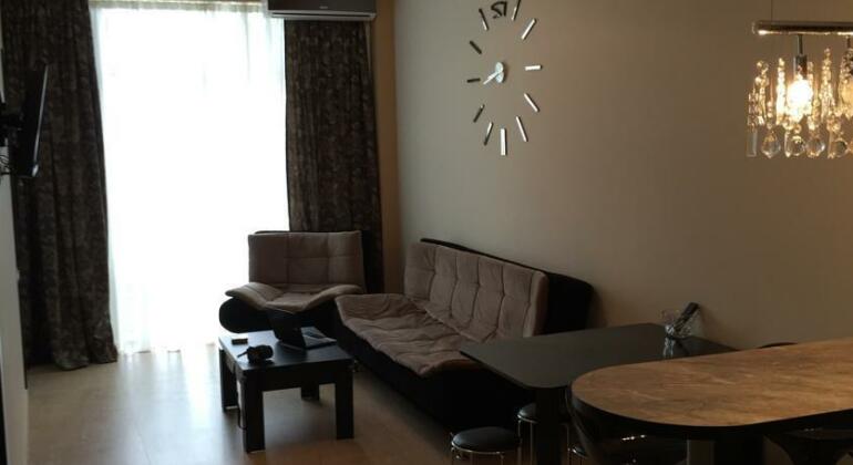 Batumi Centrum 3 Room City Side - Photo5