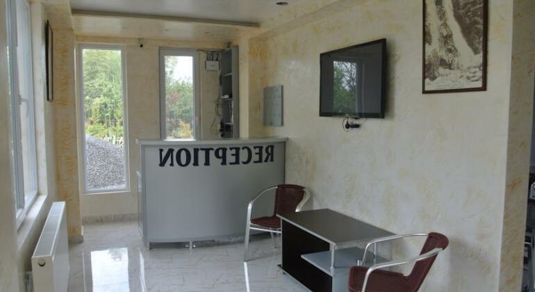 Beach House Hotel Batumi - Photo2
