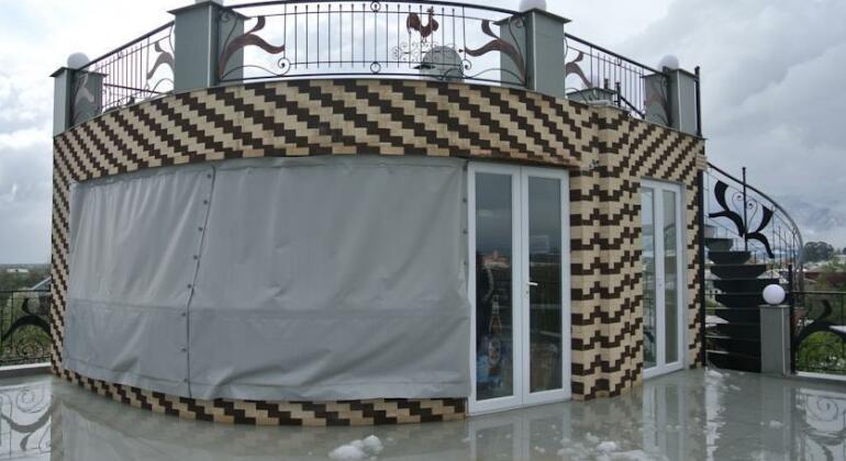 Beach House Hotel Batumi - Photo4