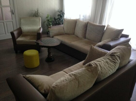 Cheap and Chic Batumi - Photo2