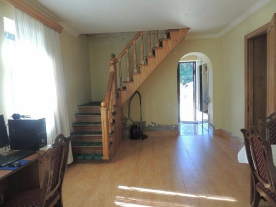 Dato's GuestHouse Batumi - Photo3