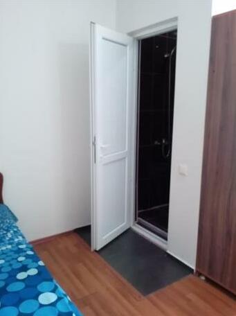 Dona's Guest House - Photo2