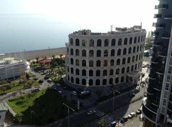 Enjoying Batumi - Photo2