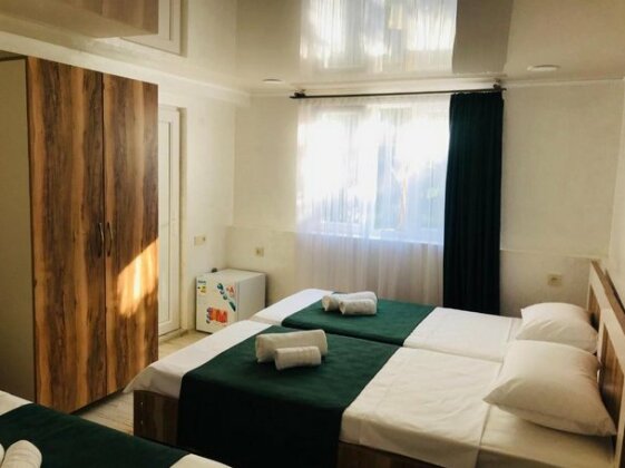 Greenview Guesthouse Batumi - Photo2