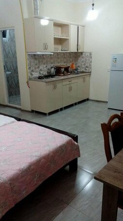 Guesthouse David Batumi - Photo4