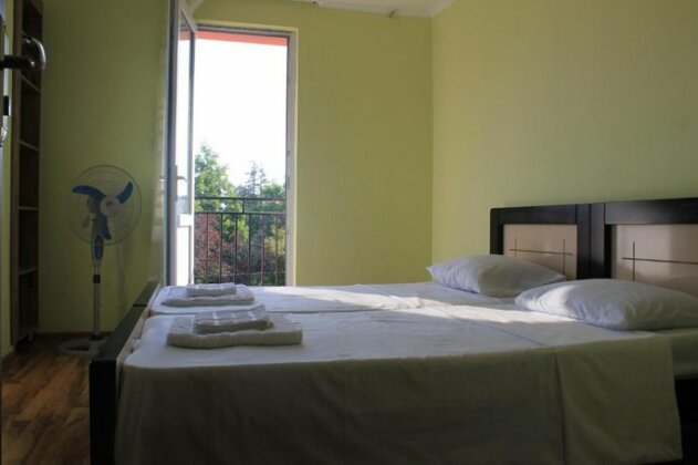 Guesthouse Marinian - Photo4