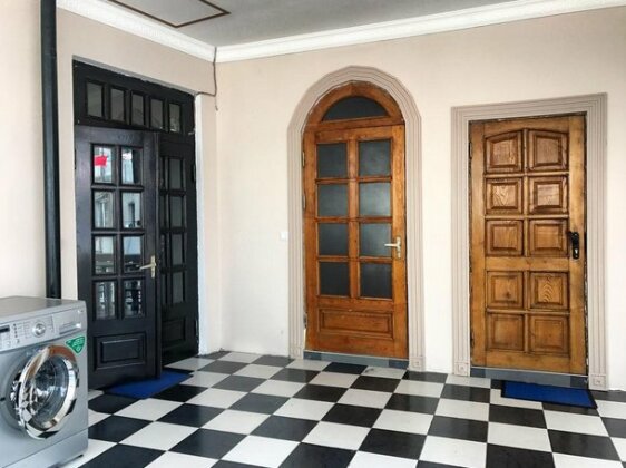 Gurami Guest House 1 - Photo2