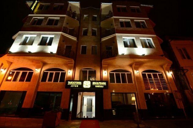 Hotel Aristocrat Batumi - Photo2