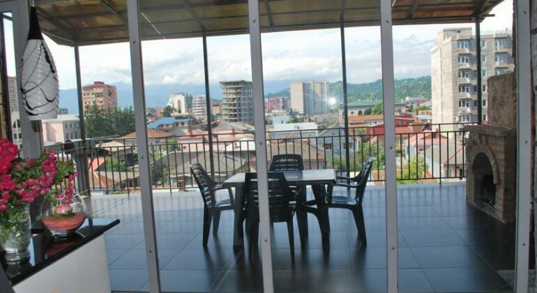 Irakli's Apartment with Sea view - Photo5