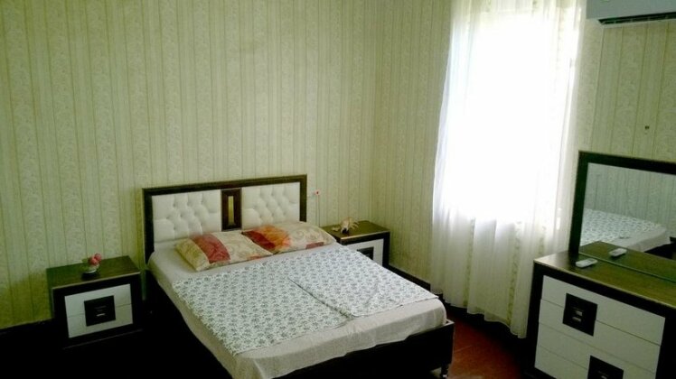 Mziuri Guest House - Photo4