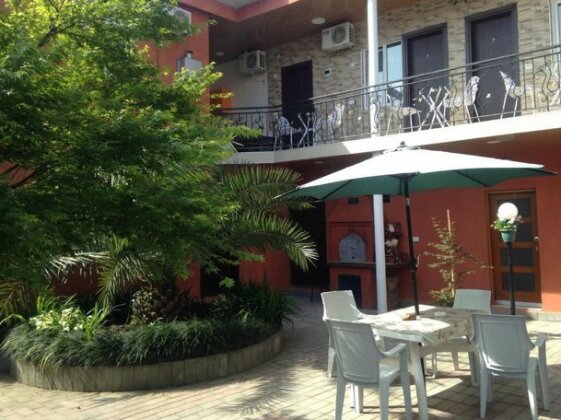 Nikas Guest House Batumi - Photo3