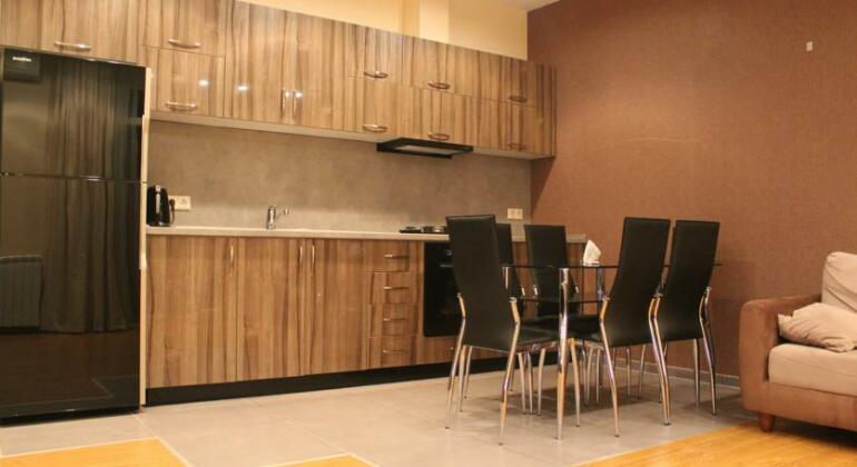 Nino Apartment Batumi - Photo4