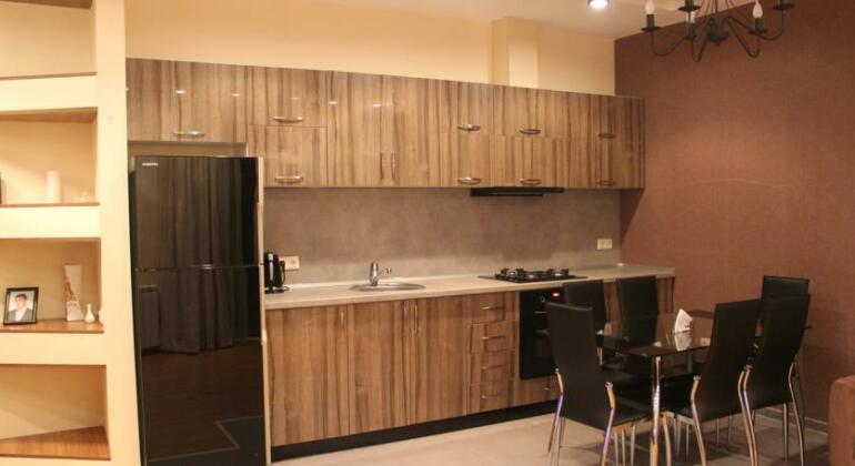 Nino Apartment Batumi - Photo5