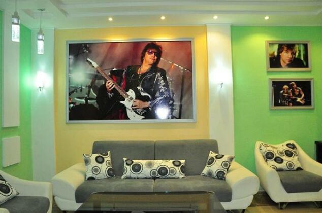 Rock Hotel First Line - Photo2