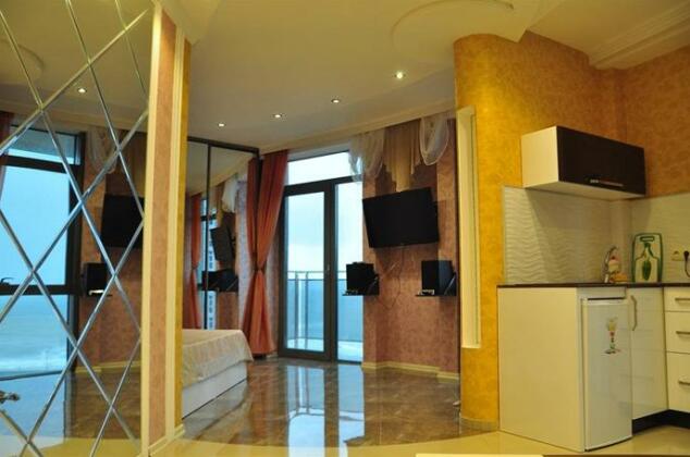 Rock Hotel First Line - Photo3