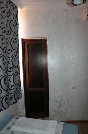 Roof Inn - Photo3