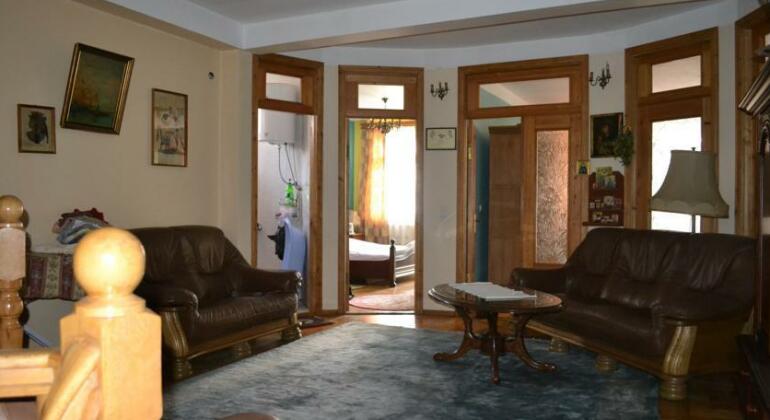 Talihouse Guest House - Photo2