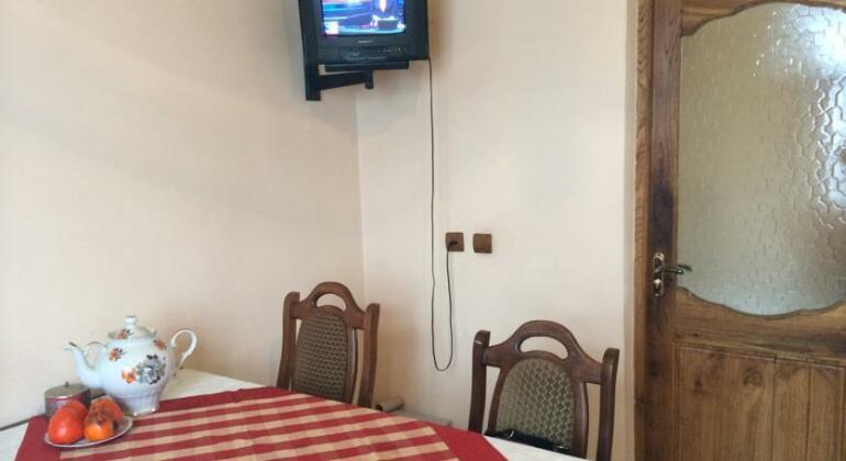 Talo's Guest House - Photo2