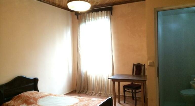 Talo's Guest House - Photo4