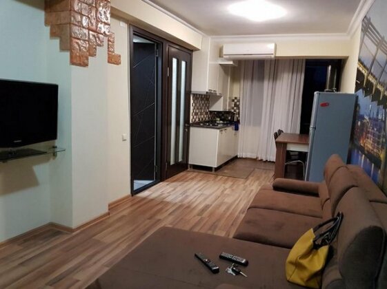 Zaza's Apartment Batumi - Photo2