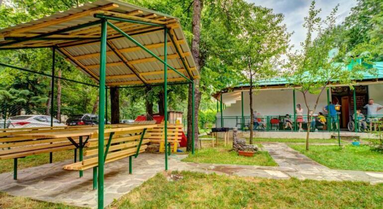 Green Hotel Borjomi - Photo2