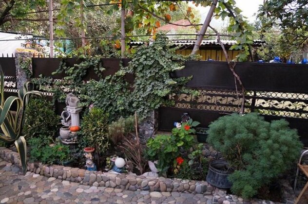 Guest House Aphyn Leto - Photo2