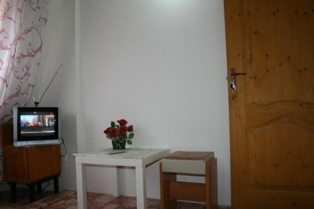Guest house on Generala Dbar Gagra - Photo4