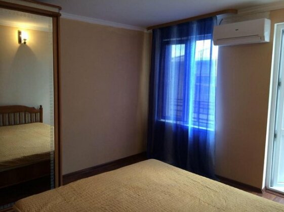 Leo Guesthouse Gagra - Photo3