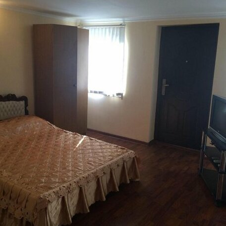 Leo Guesthouse Gagra - Photo5