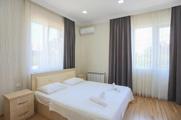 Mini Hotel Tako - Photo2
