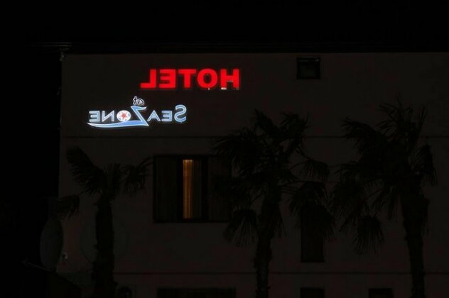 SeaZone Hotel - Photo2