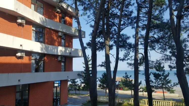 Wave Inn - Photo2