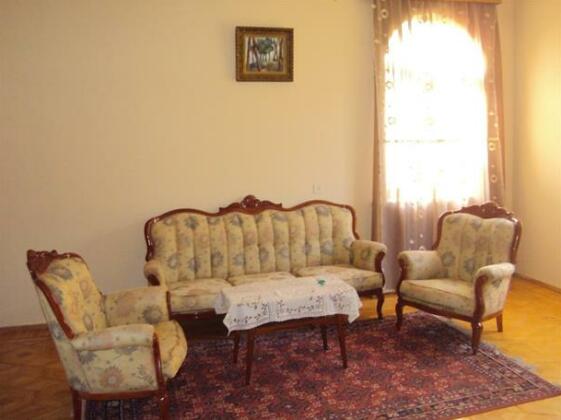 Old Kutaisi Hostel - Photo4