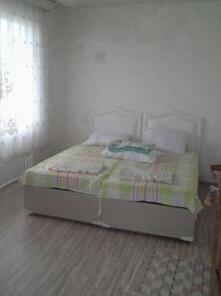 Theodora - Photo2