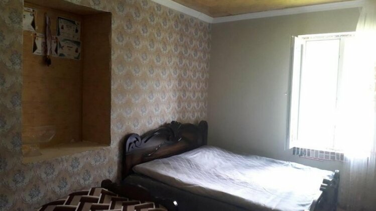  Photo 1