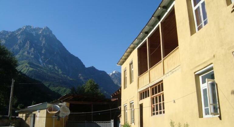 Lia Jamdeliani Guest House - Photo2