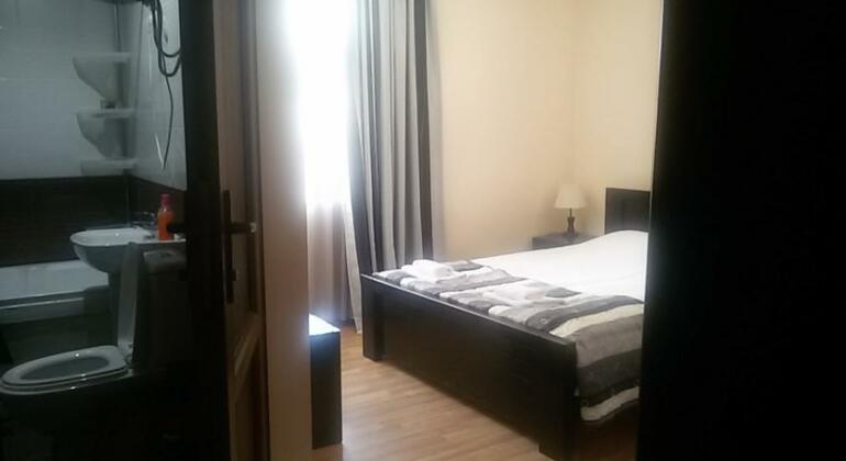 Lomari's Guest House - Photo4