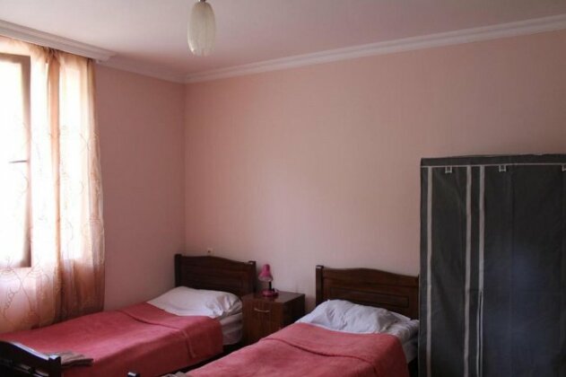 Mariana's Guest House - Photo4