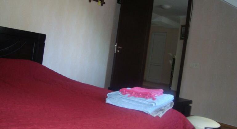 Guest House IBERIA - Photo3