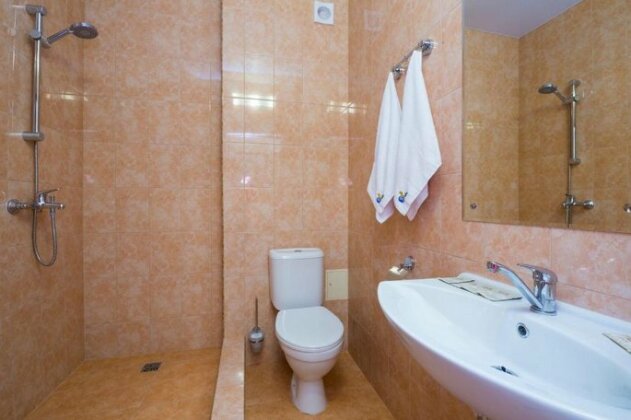 Zolotoy Yakor Hotel - Photo4