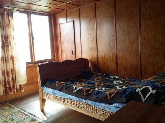 Kekhi Guesthouse - Photo4