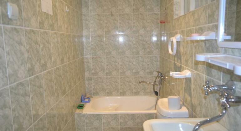 Manoni's Guest House - Photo2