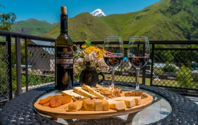Travel Inn Kazbegi - Photo2