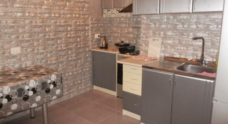 2-Room Cozy Flat In The Centre Of Tbilisi - Photo4