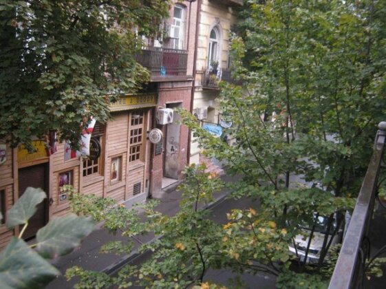 Apartment near metro Rustaveli