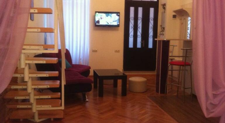 Comfortable Flat in Central Tbilisi - Photo5