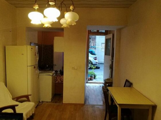 Cozy Room in Tbilisi Yard - Photo4