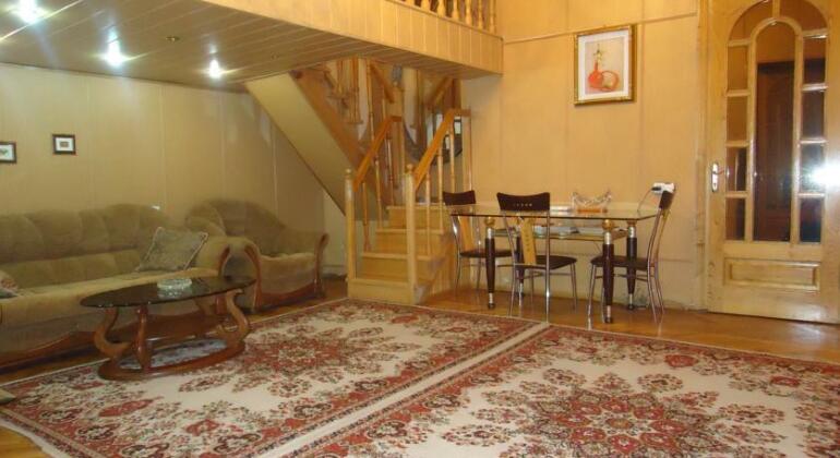 Downtown Apartment Rustaveli - Photo4